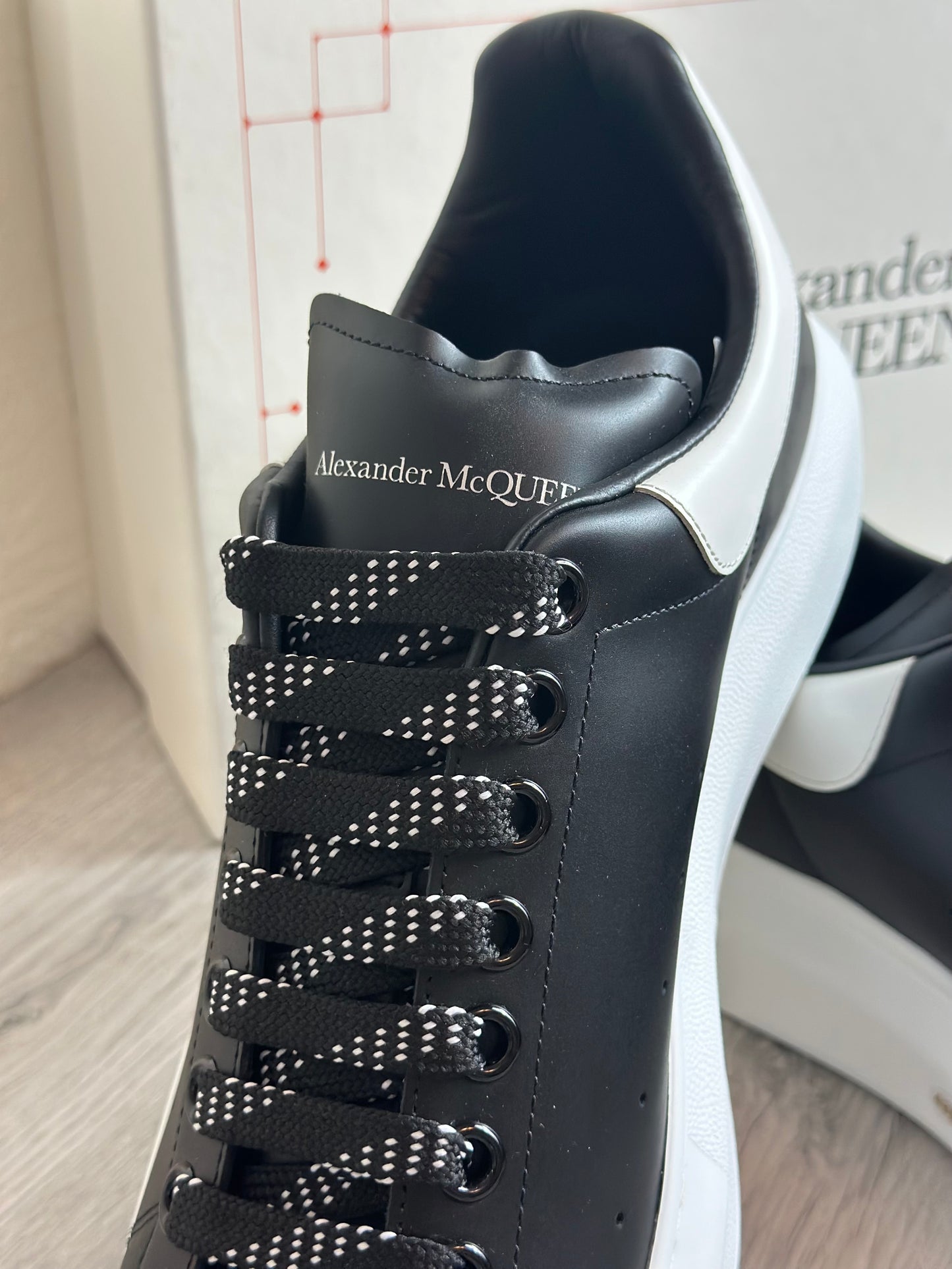 ALEXANDER MCQUEEN
Exaggerated-Sole Leather Sneakers